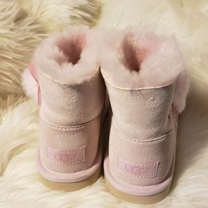 light pink toddler uggs